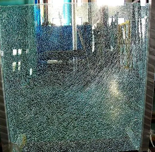 Laminated Glass Broken กระจกลามิเนตแตก